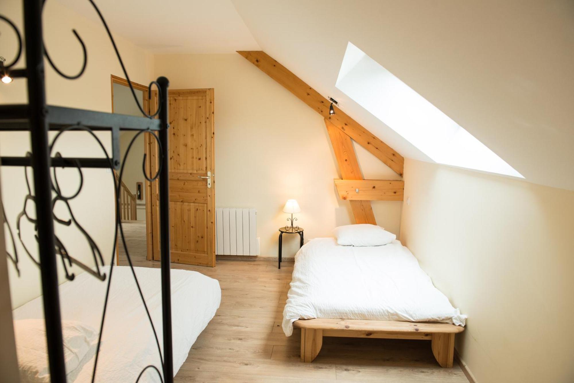 Au Bonheur Des Retrouvailles Hotel Denonville Buitenkant foto